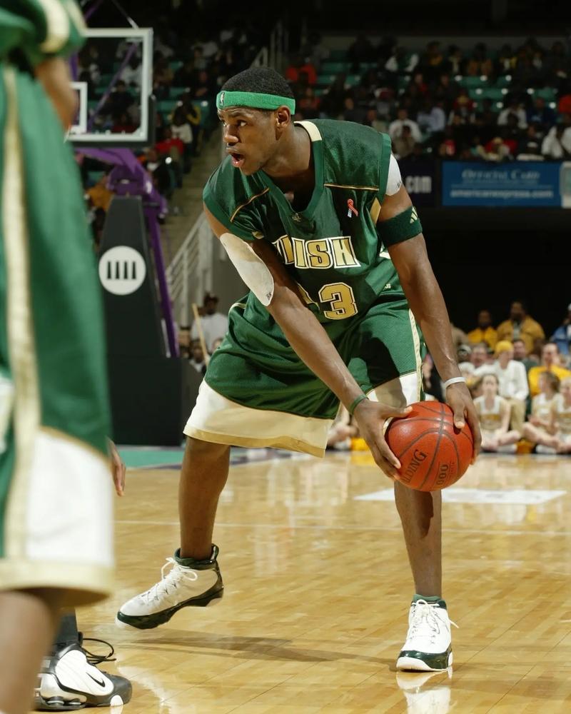 詹姆斯生涯50大盖帽集锦