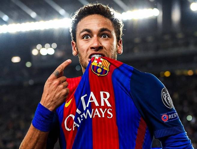 内马尔帮助巴萨逆转巴黎