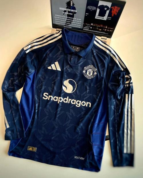 曼联球衣买多大