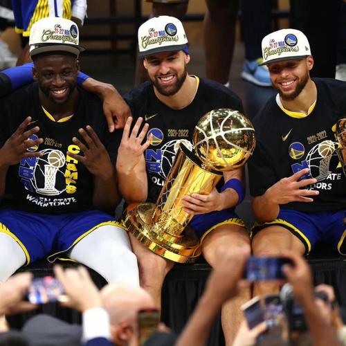 勇士哪几年夺总冠军