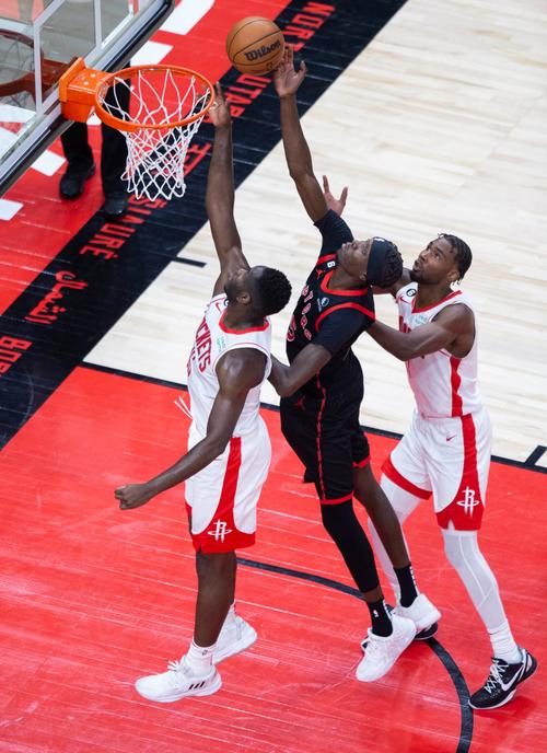 火箭队和猛龙的比赛