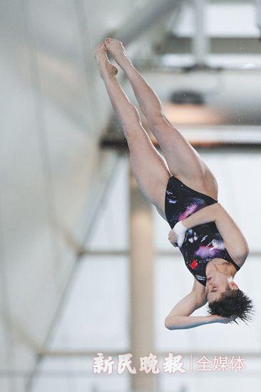 众口一词赞雷锋打一奥运跳水冠军