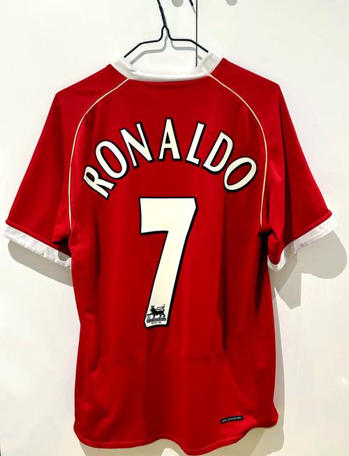 罗布森穿过的球衣号码