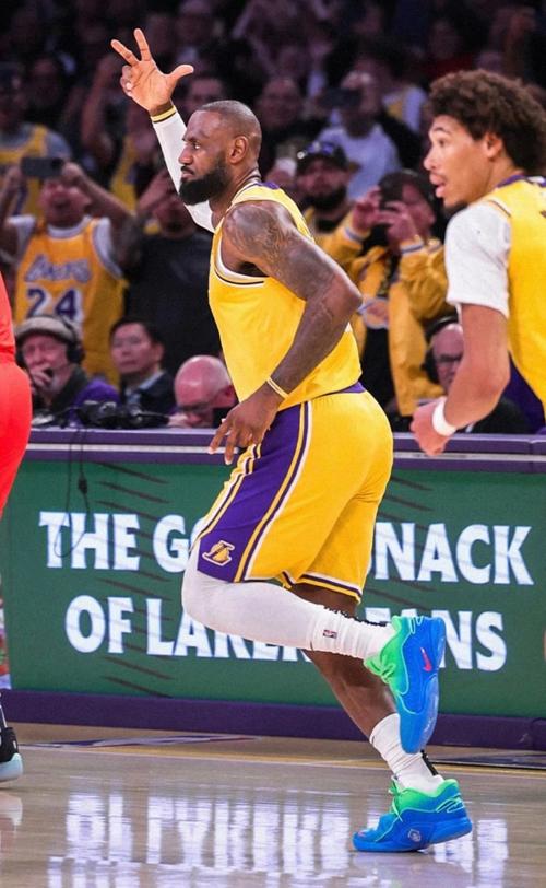 詹姆斯的三分球怎么样